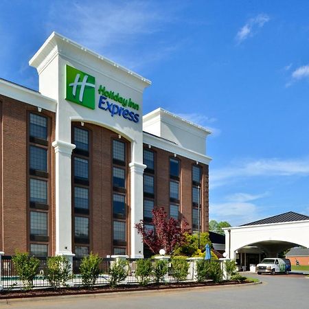 Holiday Inn Express Winston-Salem Medical Ctr Area Εξωτερικό φωτογραφία