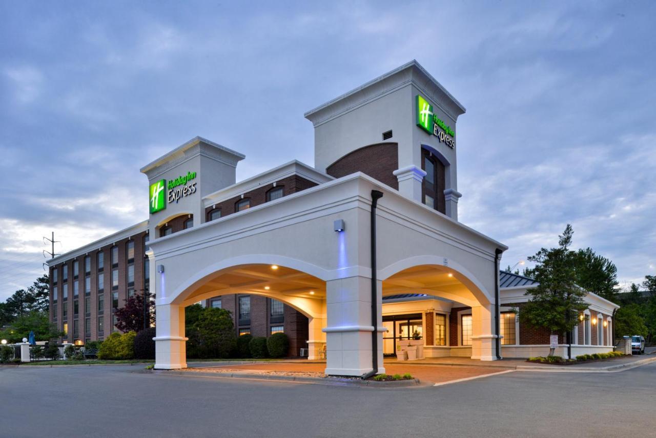 Holiday Inn Express Winston-Salem Medical Ctr Area Εξωτερικό φωτογραφία