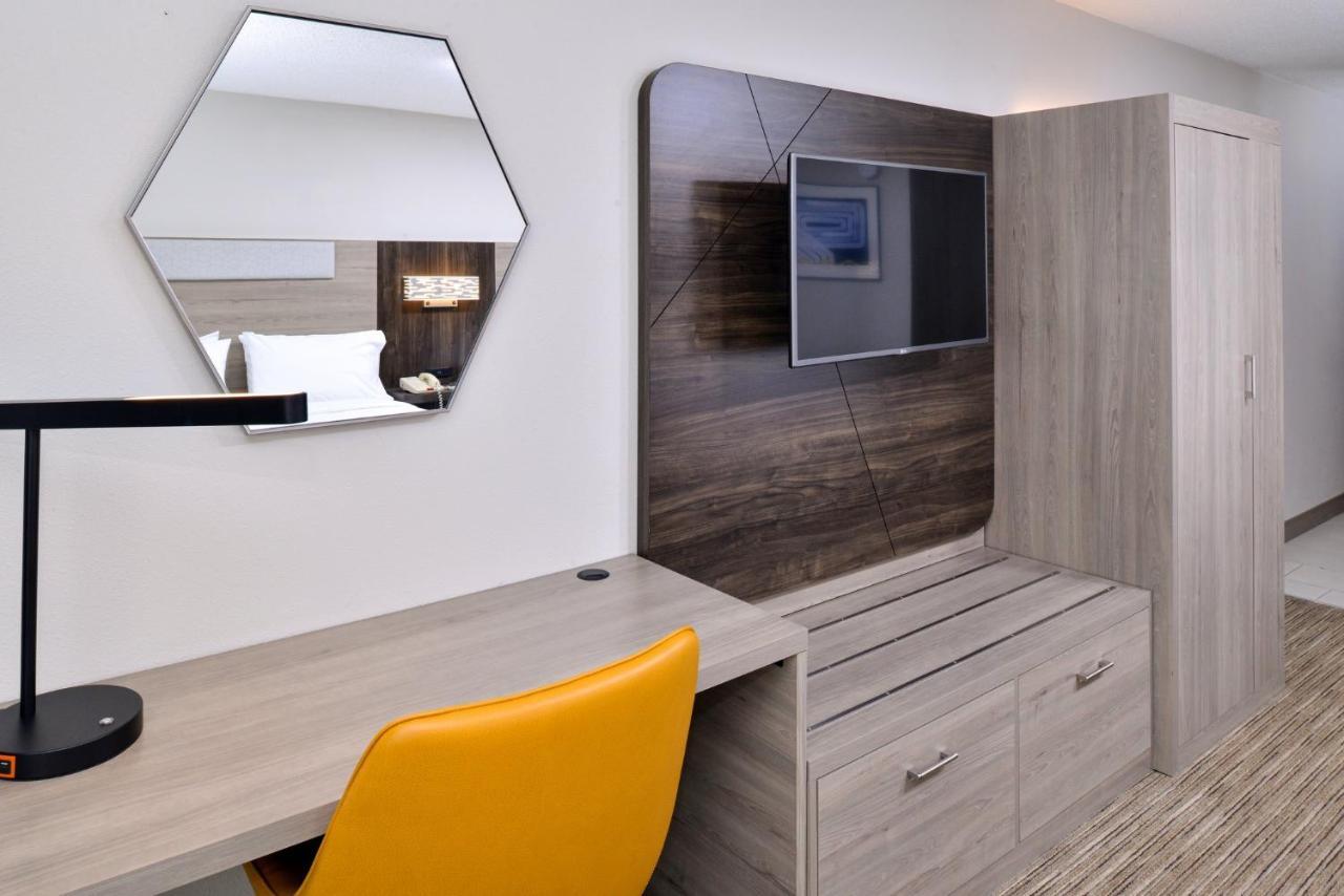 Holiday Inn Express Winston-Salem Medical Ctr Area Εξωτερικό φωτογραφία