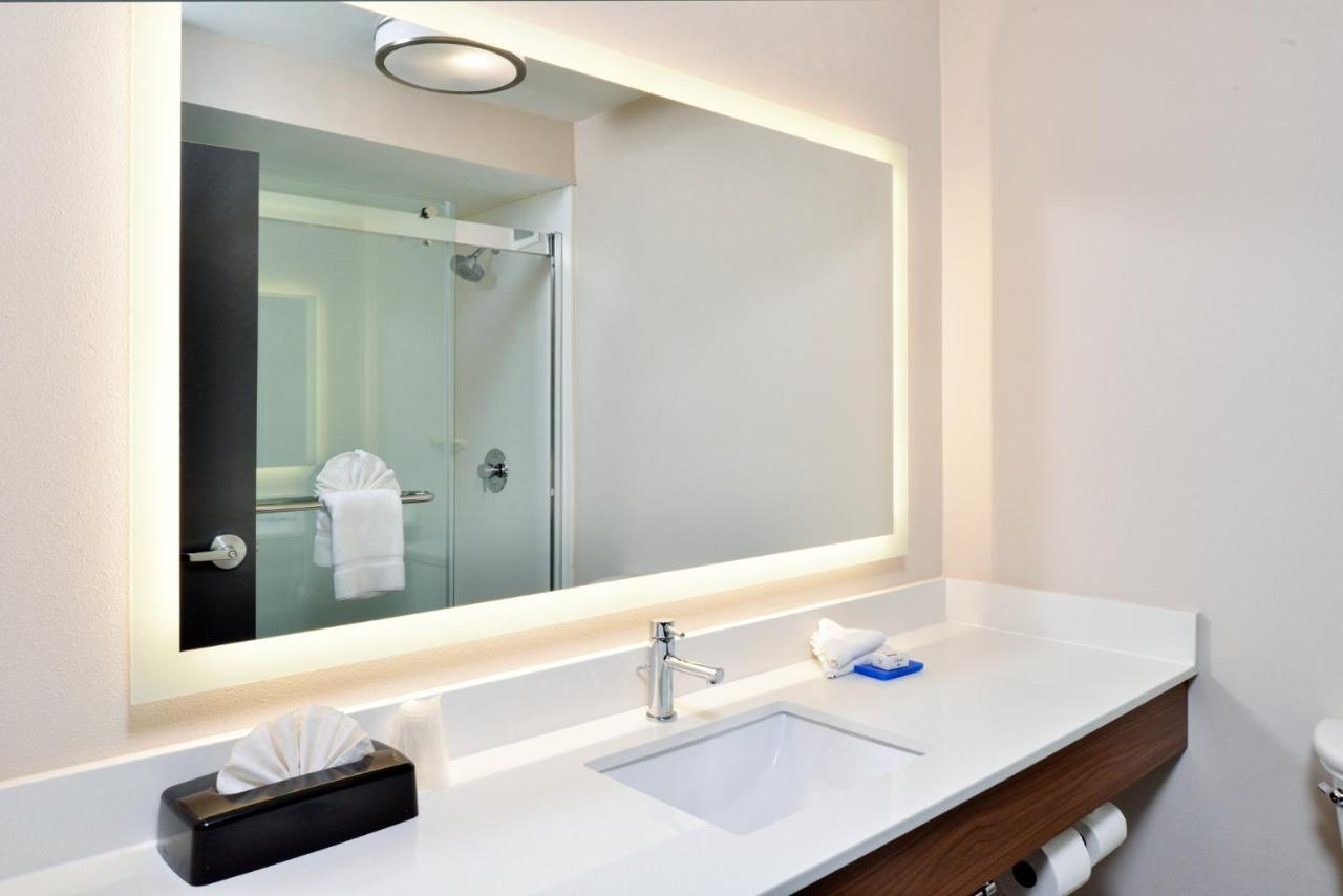 Holiday Inn Express Winston-Salem Medical Ctr Area Εξωτερικό φωτογραφία